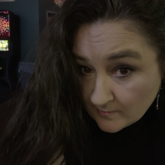 Meet your Posher, Jennifer - Picture 1 of 1